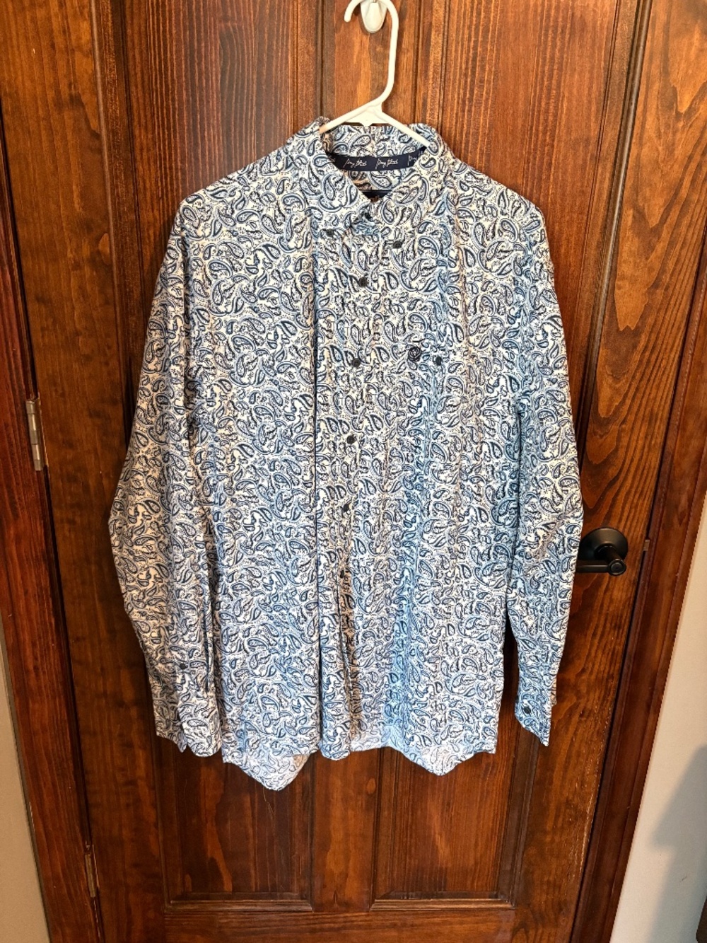 Wrangler George Strait Collection, size large used, blue and white paisley